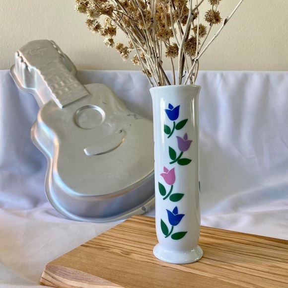 vintage 80s f.t.d.a. korea tulip bud vase - Picture 3 of 4